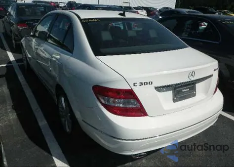 2009 Mercedes-Benz C300 4 Matic из США, поврежденный, VIN WDDGF81X49F198167